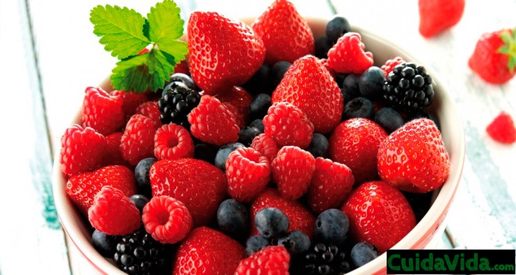 frutos rojos bayas bol
